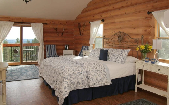 Courtwood Inn