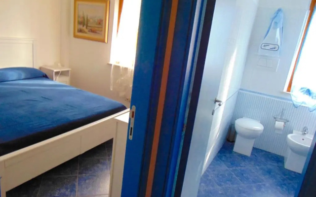M244 - Marcelli, trilocale con terrazzo a 150mt dal mare