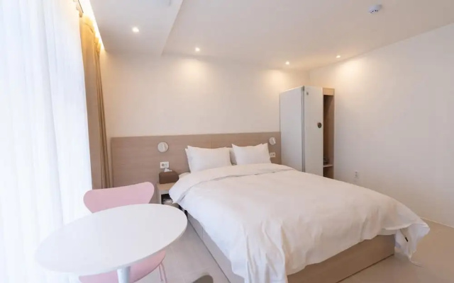 Jeonju Junghwasan-Dong MH Hotel