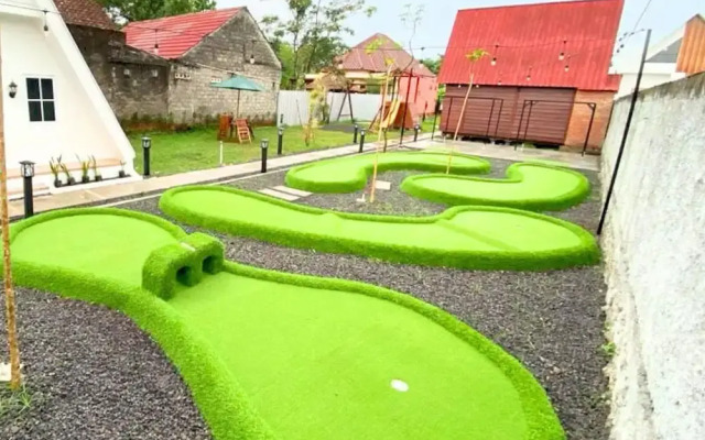 Tropical House and Mini Golf Yogyakarta
