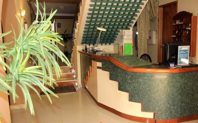 Hotel Grand Cesars