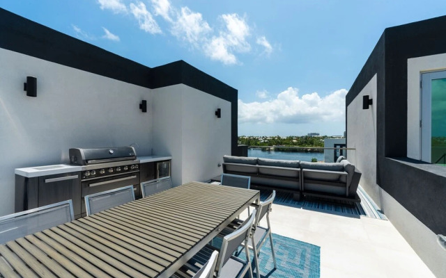 Cayman Luxury Rentals at One Canal Point