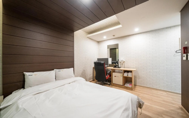 Yongin Chameleon