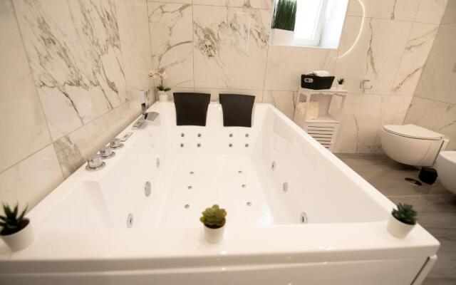 La Dolce Vita Rooms