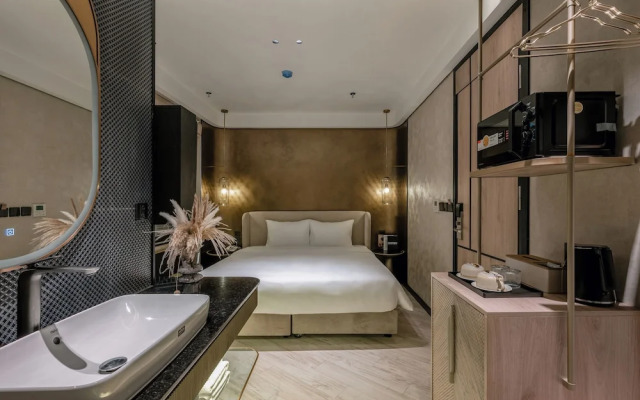 iRest Signature Ba Dinh Lakeside