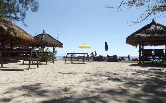 Flush Bungalows