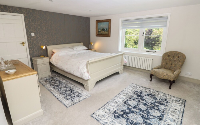 Guildford Farmhouse