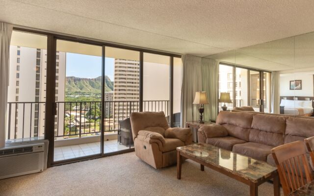Waikiki Banyan - Pool View Tower 1 Suite 1501