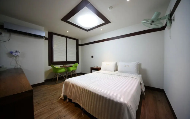 Castle Motel Iksan