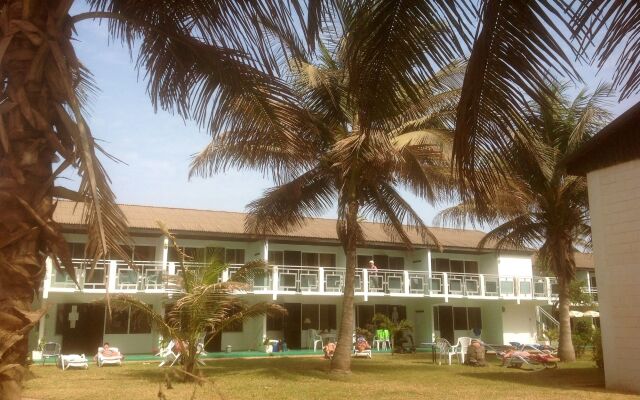 Bungalow Beach Hotel