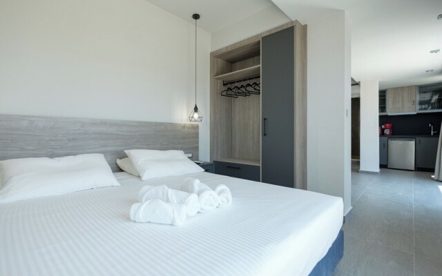 Sky-High Central Penthouse - 02