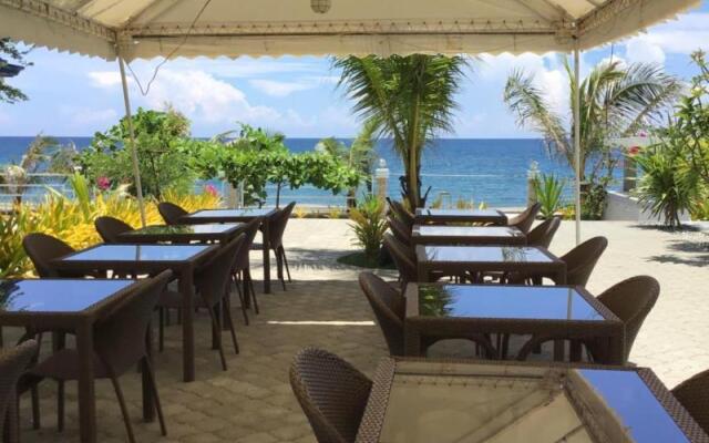EM Royalle Hotel & Beach Resort