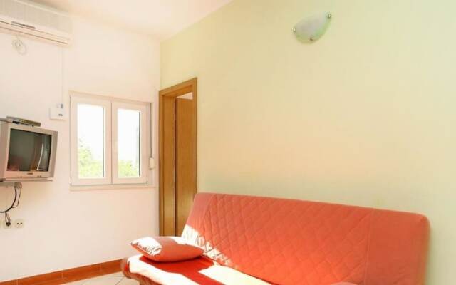 Neve - 100 m From Pebble Beach - A2