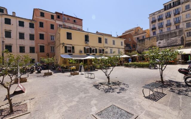 Lemon Tree in the heart of Old Town