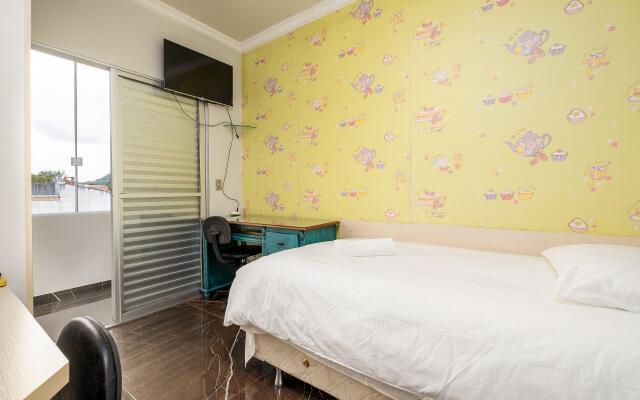 Linda casa de 2 andares c/churrasq RJG011