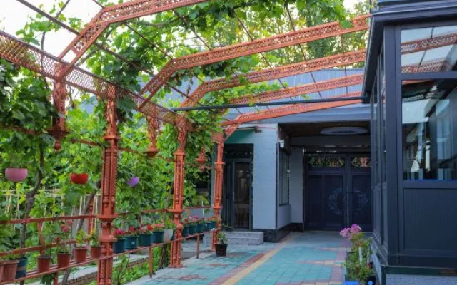 Yining · Jianpoju | Mellow · Vale · Garden Courtyard Homestay (Bayandai Town) – Outside – Yining