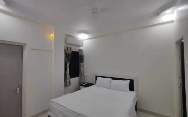 Spot On 807972 Hotel Welcome Inn