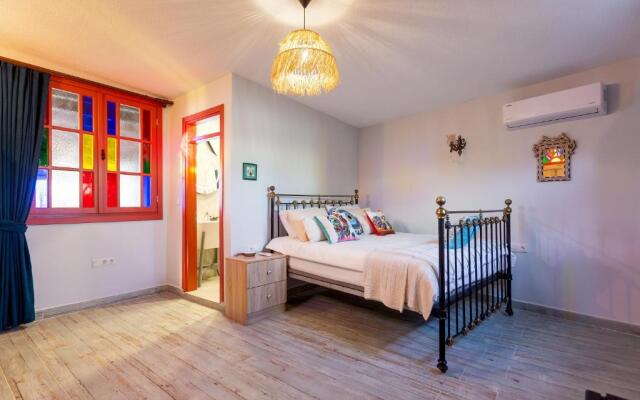 Anda Beach Bistro & Rooms
