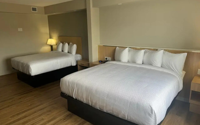 Baymont By Wyndham West Edmonton