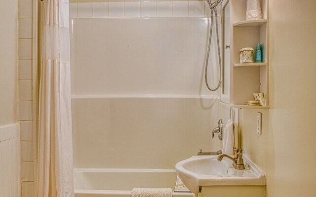 Barefoot Villas Cabin 2 Moose w/ Hot Tub