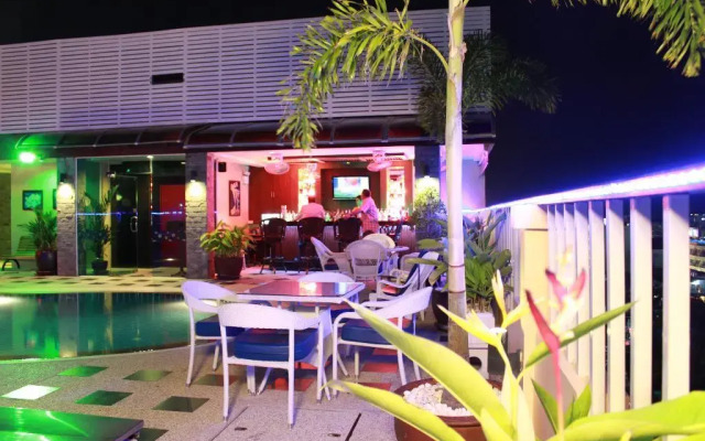 Patong Hemingway's Hotel