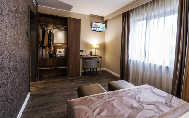 Smart Hotel Holiday