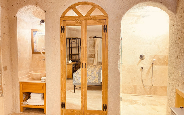 Peristyle Cave Cappadocia - Special Class