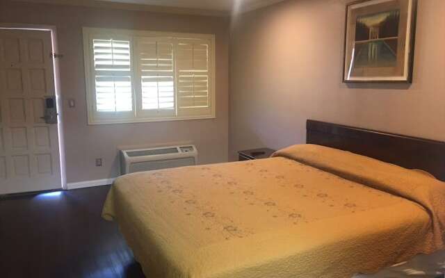 Royal Palace Inn