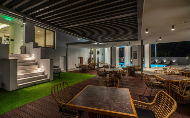 Glyfada Riviera Hotel