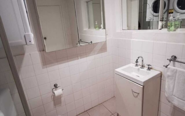 Paradise Towers Surfers Paradise