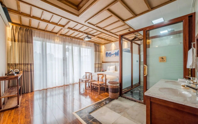 Riverside Boutique Inn
