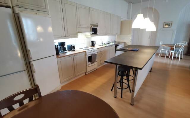 Immaculate Residence 5-bed Apartment in Kotka