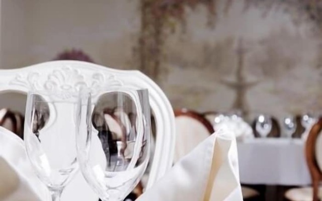 Villa Estera - Hotel & Restauracja