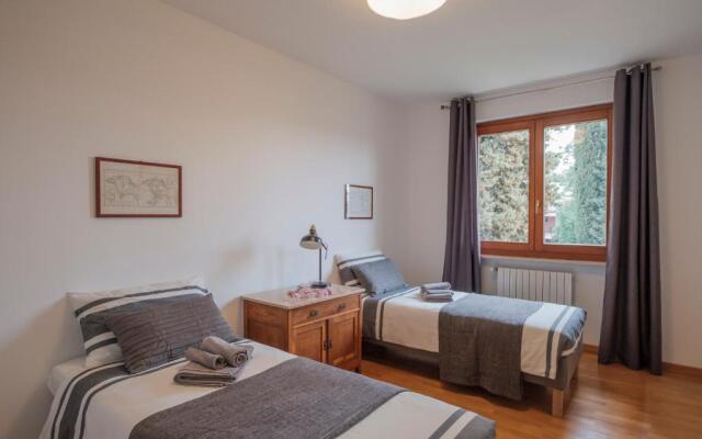 Holiday House Ars