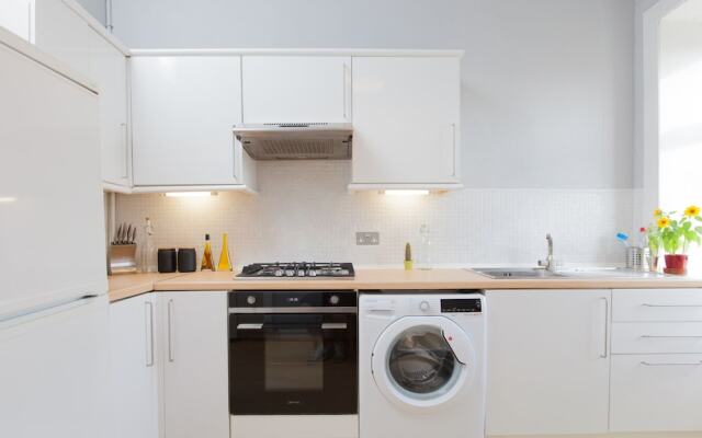 Stylish/spacious/central! Fab Festival Flat For 4