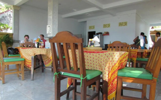 Warung Ombak Homestay