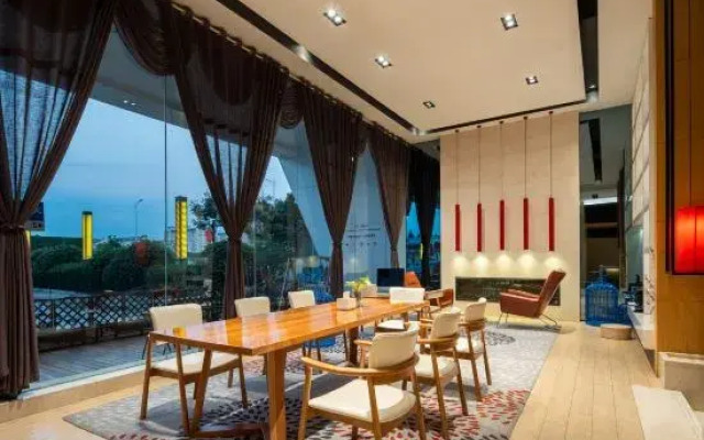 Xuzhou Yunlong Wanda Plaza Langbo Hotel