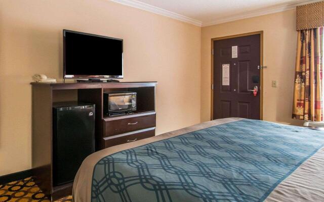 Econo Lodge Richmond Hill