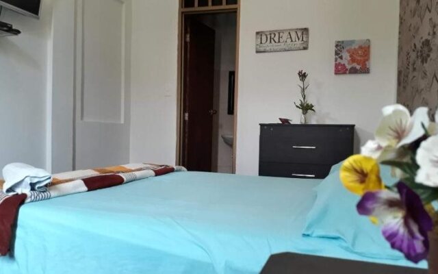 La Casa Cafe Guesthouse