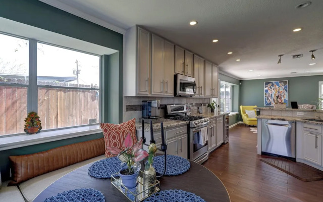 Spring Branch Haven - Cozy 3BR Oasis, Pet Friendly