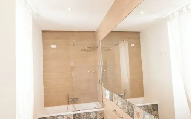 Vatican Beautiful 2Br Apartment