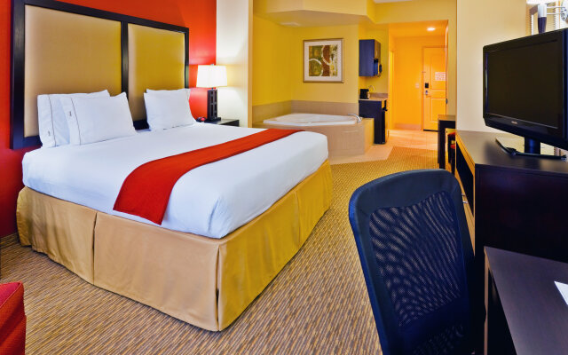 Holiday Inn Express Hotel and Suites Nashville-Opryland, an IHG Hotel