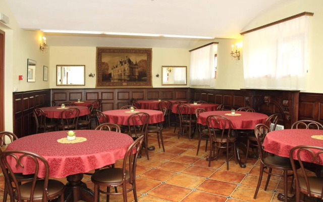 King Charles Boutique Hotel Residence