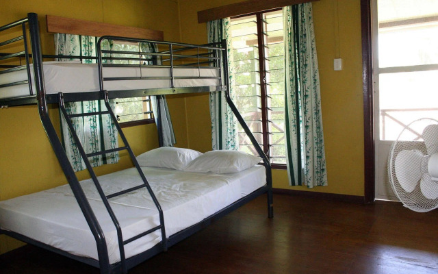Ratu Kini Backpackers & Dive Resort