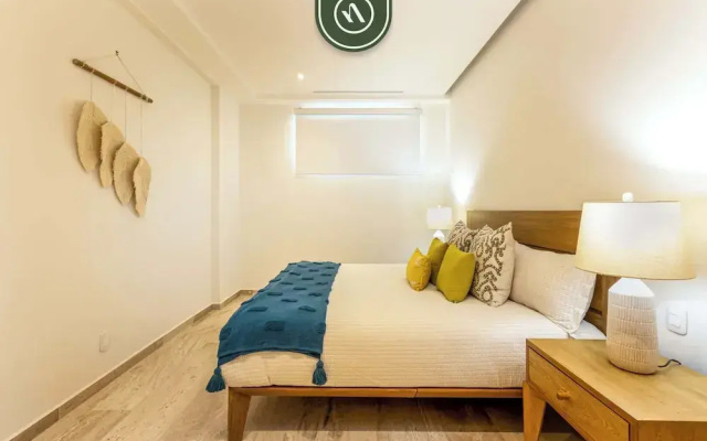 Luxury 2 BR Condo - Oceanview Pool - Gym