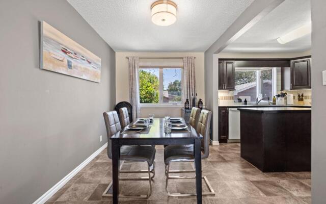 Bahama Breeze I Hot Tub I Pool I 5 Bedroom