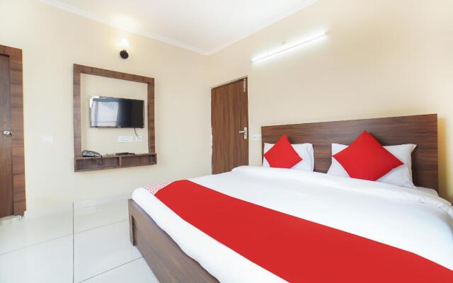 OYO 62368 Hotel Pearl Inn