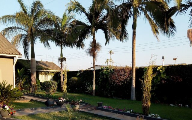 Sago Palm Executive Lodge