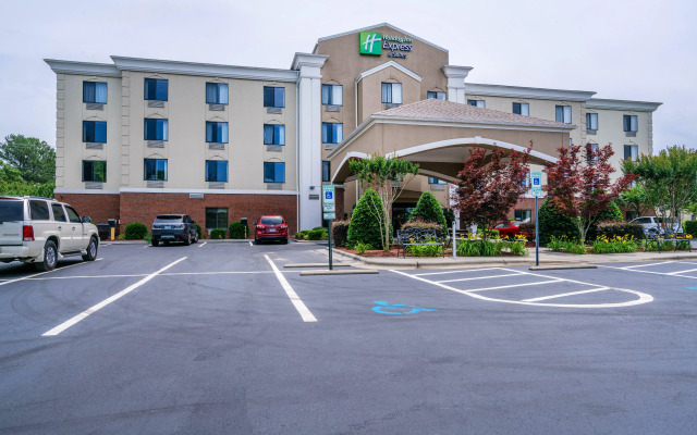 Holiday Inn Express & Suites Roanoke Rapids SE by IHG