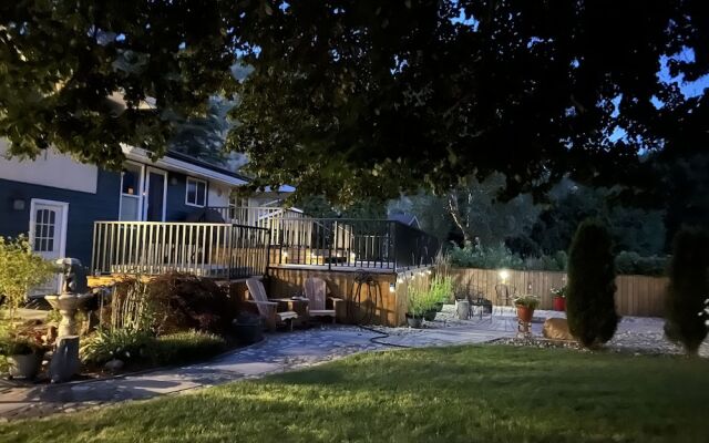 Sunny Shuswap B&B